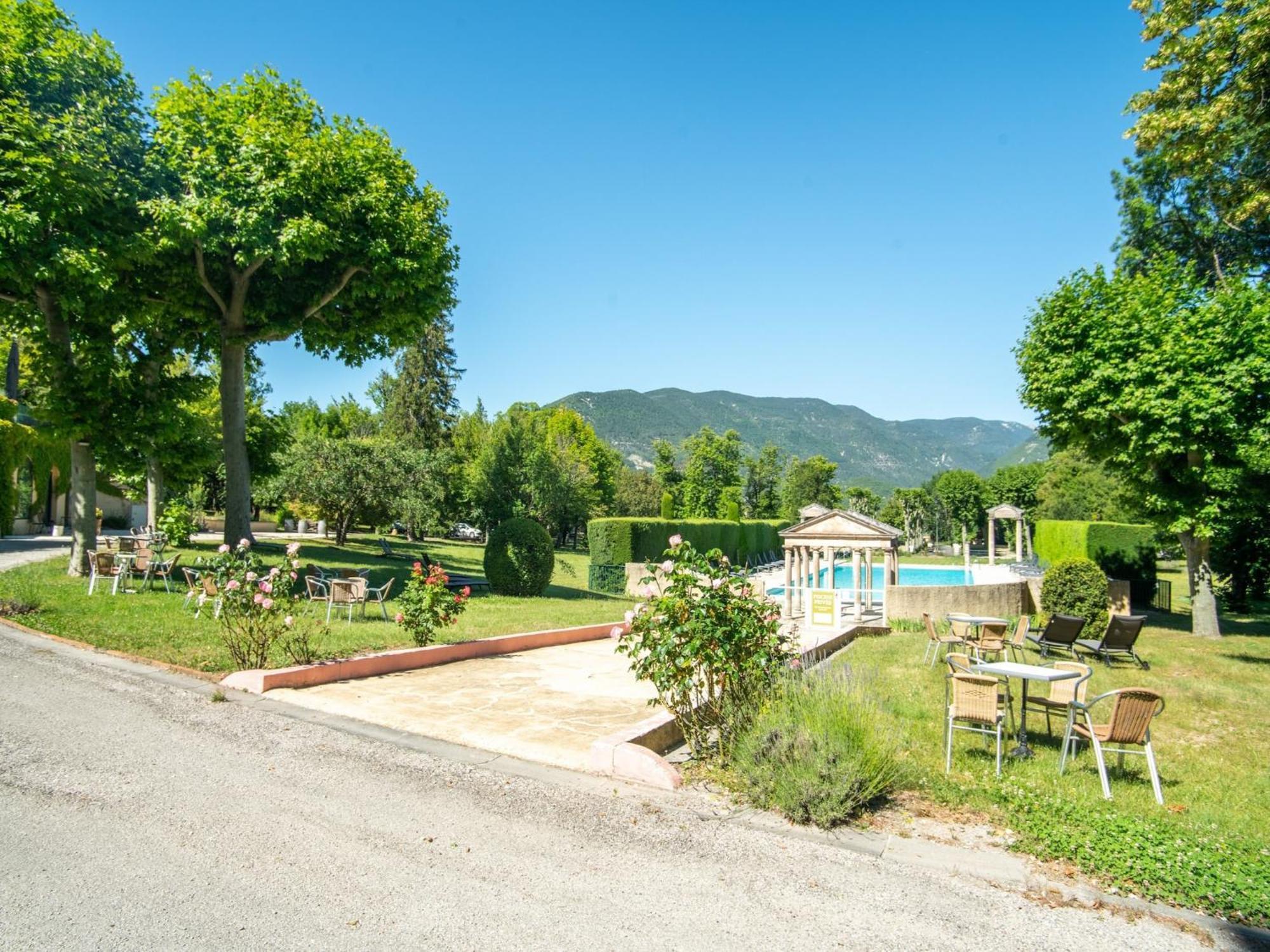 Cozy Apartment With Swimming Pool Terrace Garden Parking Montbrun-les-Bains Bagian luar foto