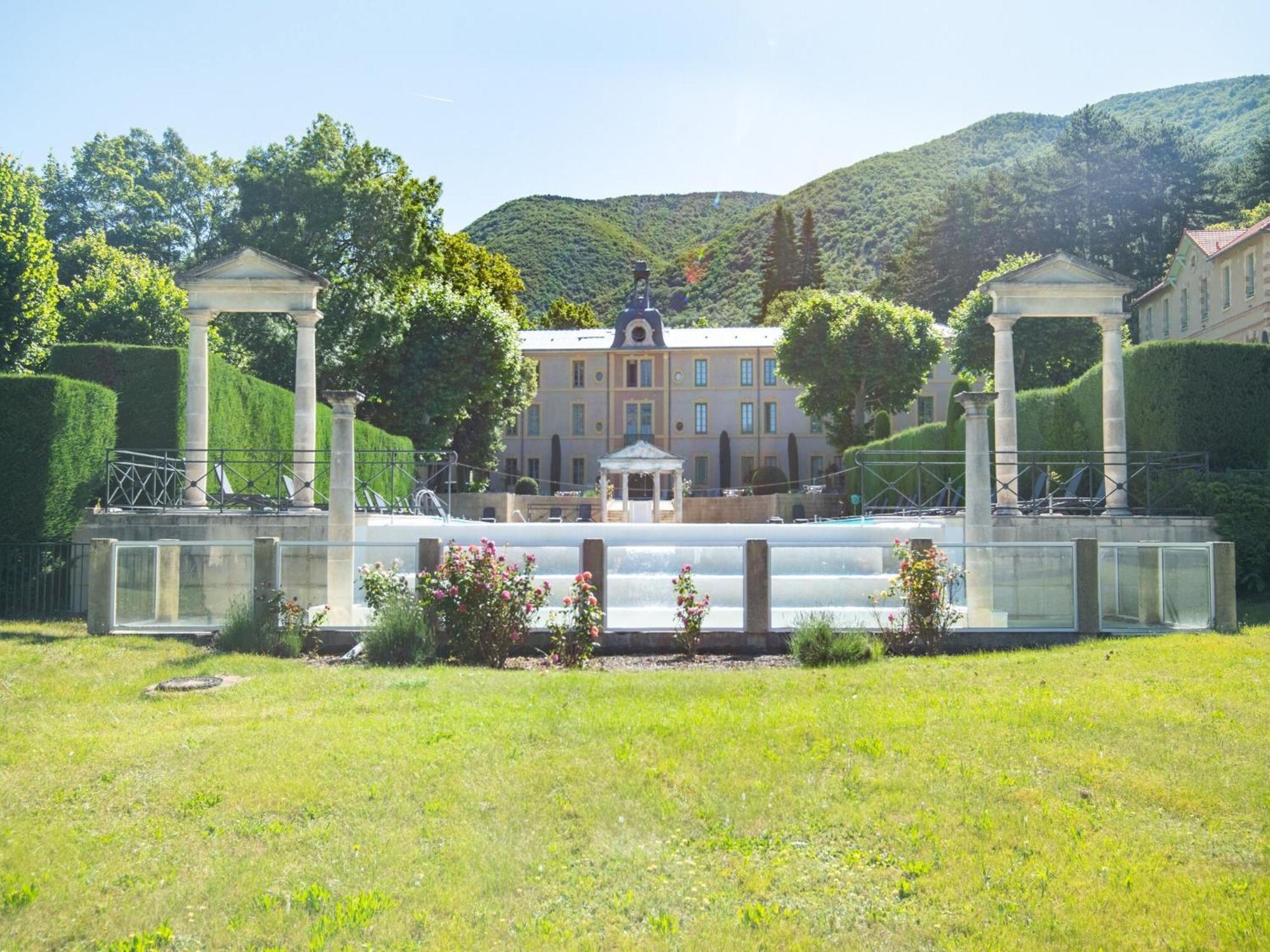 Cozy Apartment With Swimming Pool Terrace Garden Parking Montbrun-les-Bains Bagian luar foto