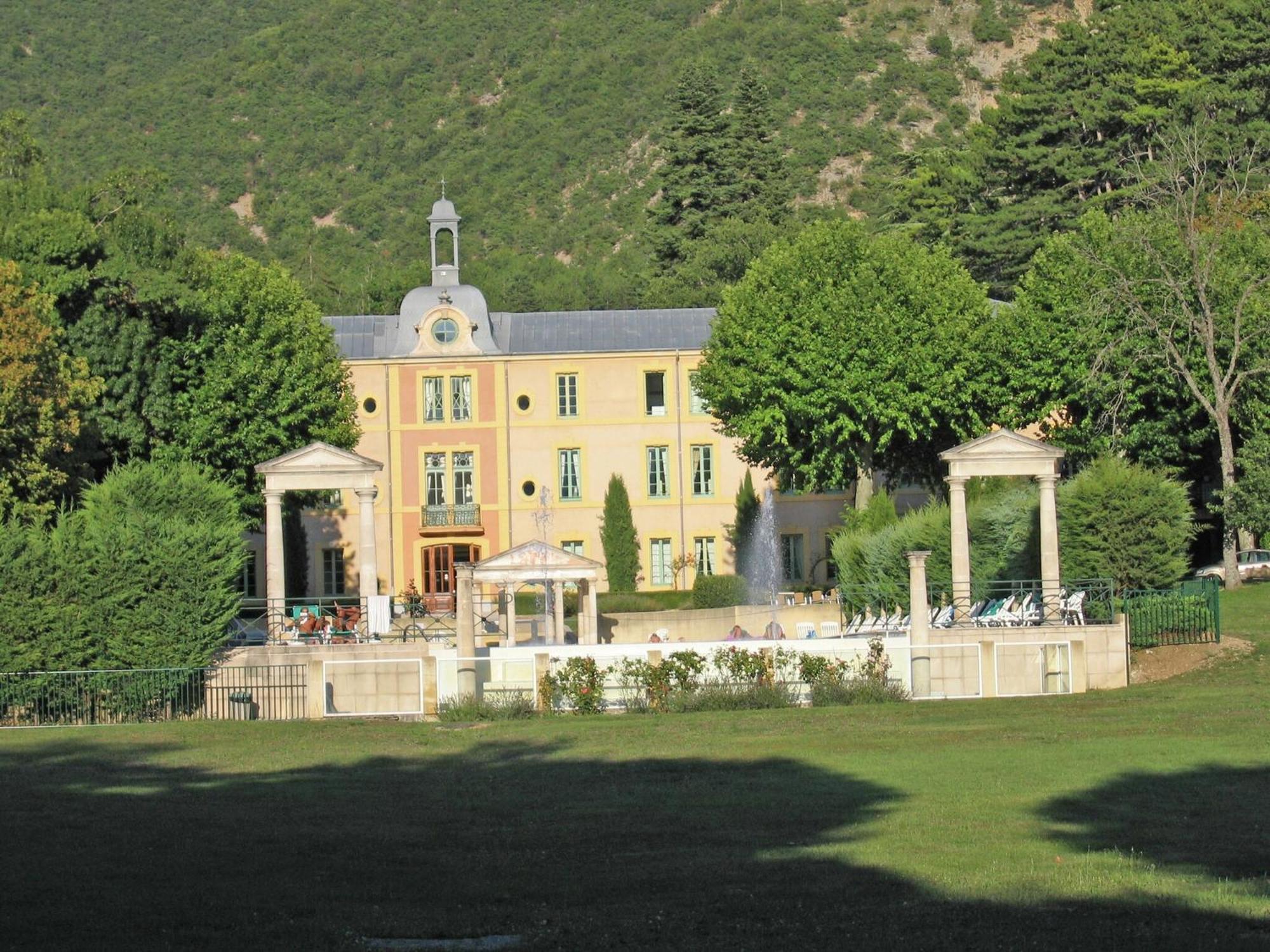 Cozy Apartment With Swimming Pool Terrace Garden Parking Montbrun-les-Bains Bagian luar foto