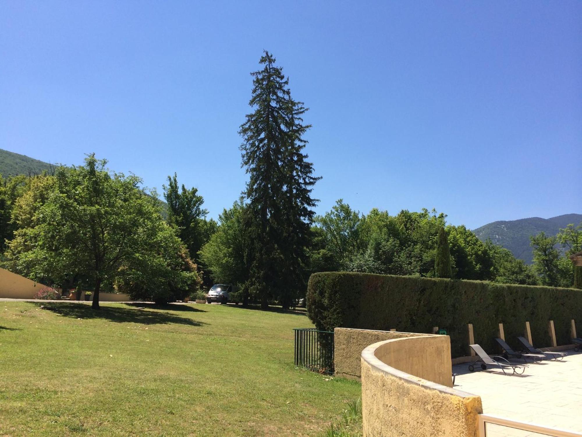 Cozy Apartment With Swimming Pool Terrace Garden Parking Montbrun-les-Bains Bagian luar foto