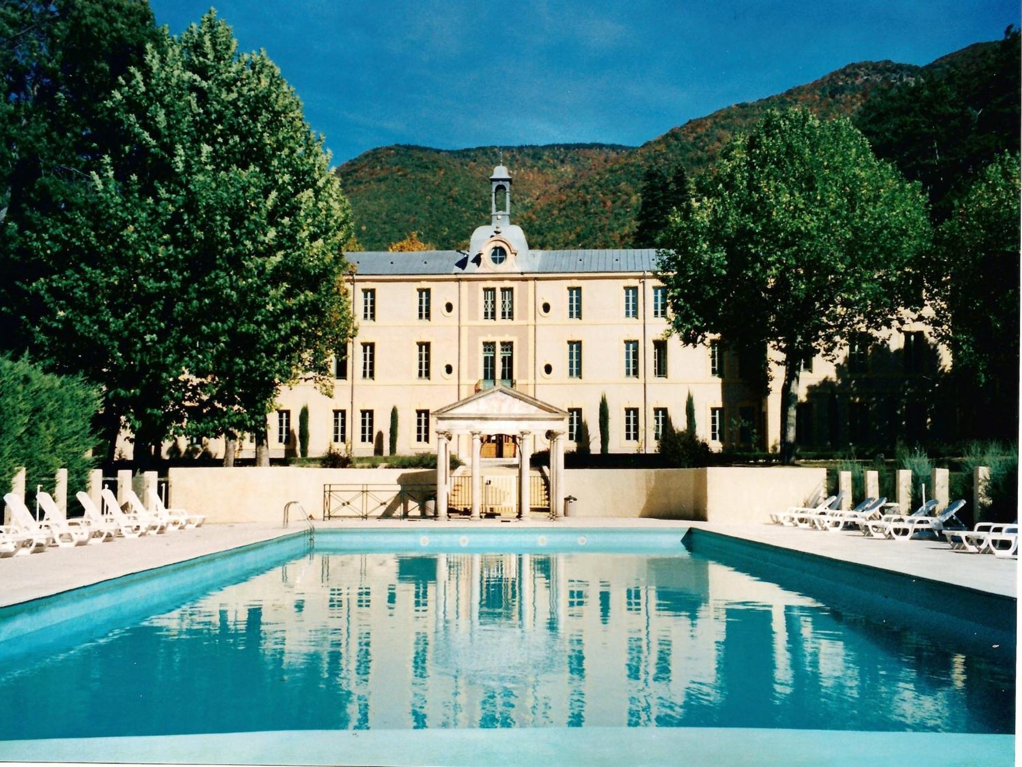 Cozy Apartment With Swimming Pool Terrace Garden Parking Montbrun-les-Bains Bagian luar foto
